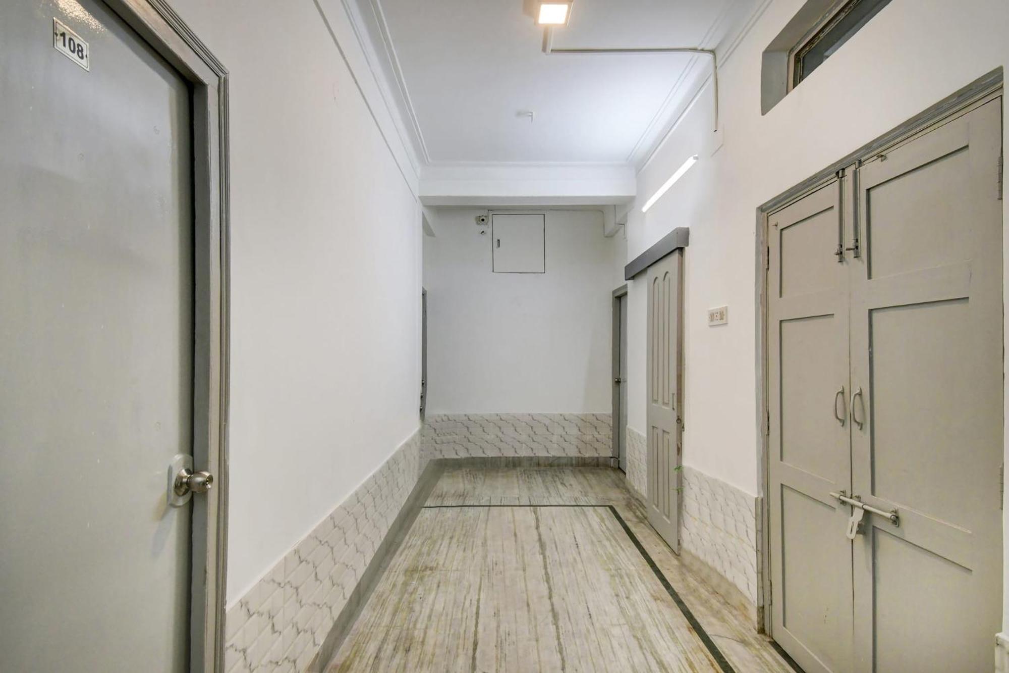 Super Oyo Hotel O Fantasy Stay Vibe 加尔各答 外观 照片